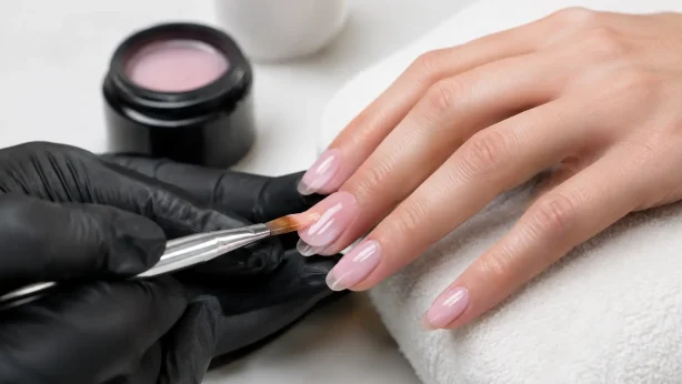 Does Builder Gel Last? What to Expect From Your Set