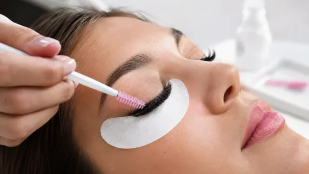 How to Clean Lash Extensions Without Damage